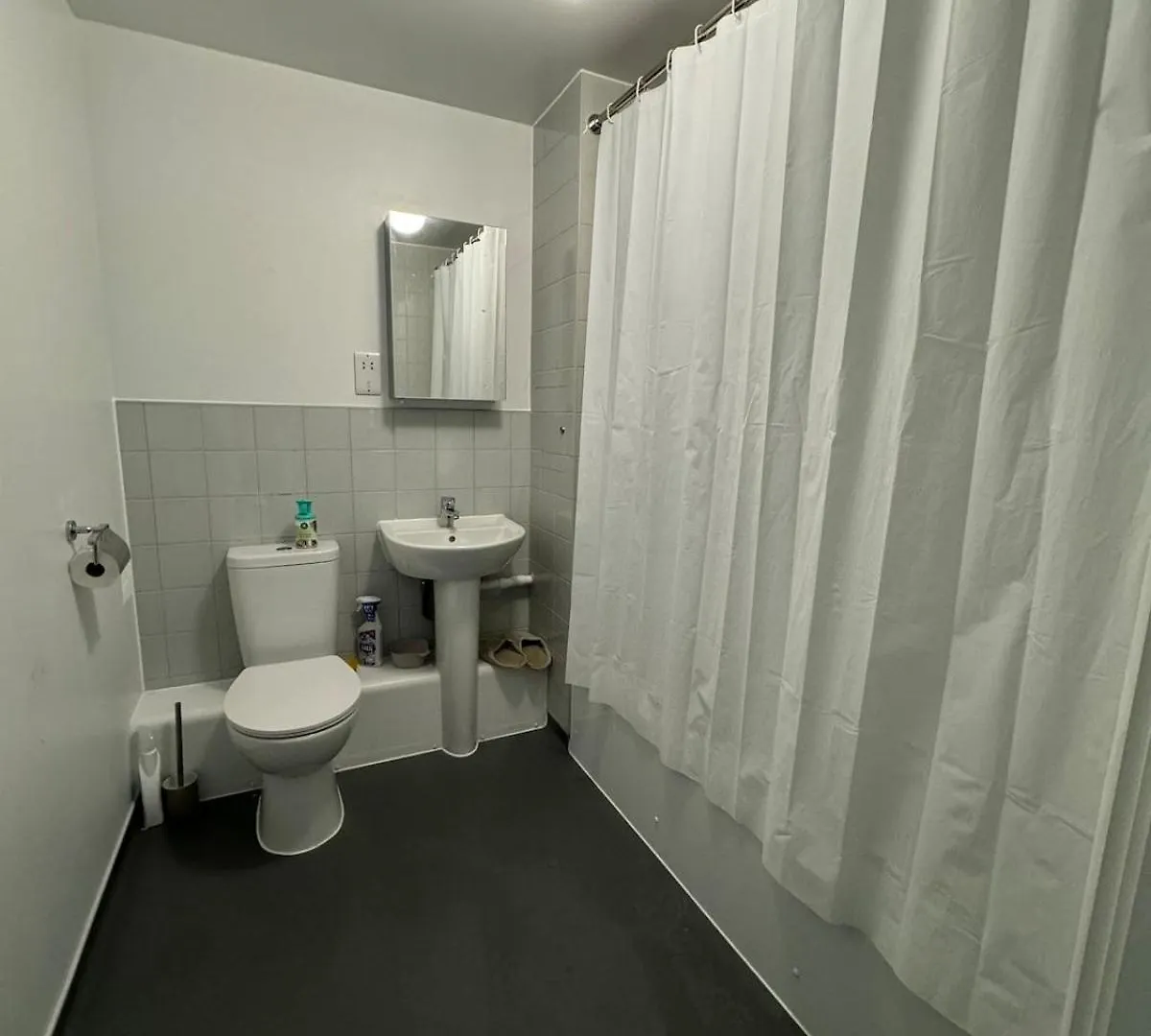 The Skyline Residence London Apartment